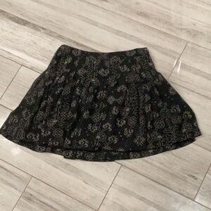 Patterned layered skirt
